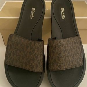 Michael Kors Slides 8